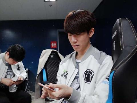 斗地主打法中的理性选择（斗地主策略中的理性抉择）