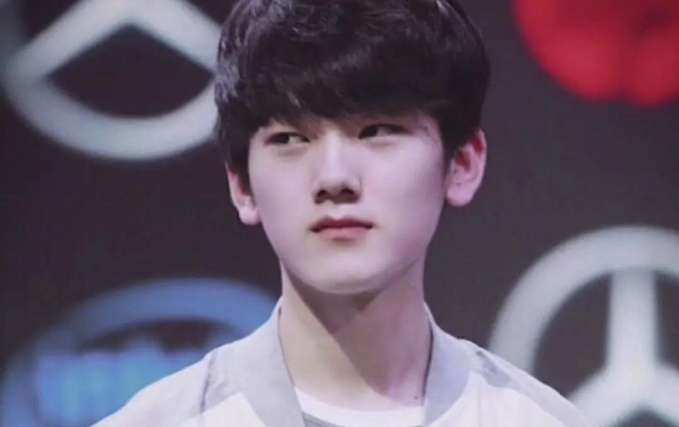 十三水实战：如何在“底道”稳坐葫芦的同时，确保“头道”不被冲三？（十三水实战：底道稳葫芦，头道防冲三的打法思路）