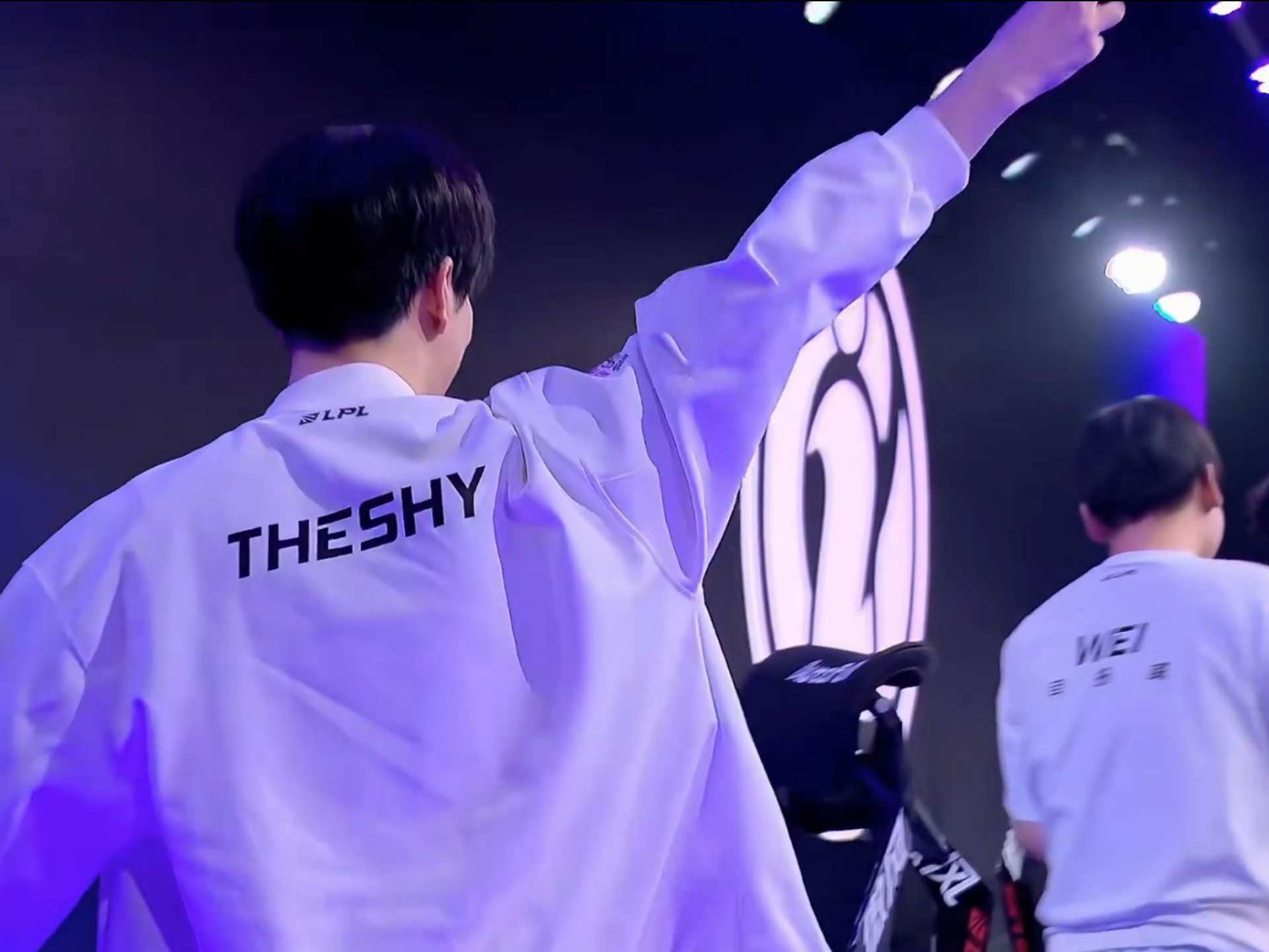 德州扑克不是一把输赢（德州扑克不是一手定胜负）